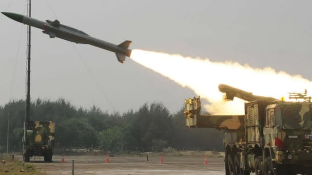 Akash Missile: पलक झपकते ही मार गिराया 'दुश्मन का ड्रोन'