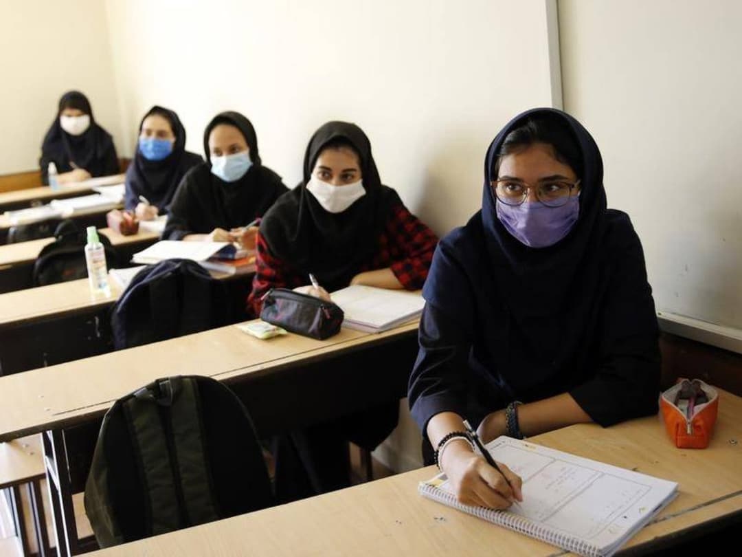 ईरान में लड़कियों को स्कूल जाने से रोकने के लिए दिया जा रहा है जहर