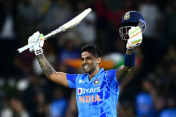 सूर्यकुमार यादव बने आईसीसी टी20 क्रिकेटर ऑफ द ईयर, अवार्ड जीतने वाले पहले भारतीय