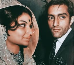 शर्मिला टैगोर ने शादी करने से पहले मंसूर अली खान के सामने रखी थी ये शर्त