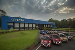 Tata Motors का एक बार फिर कमाल, 7% इजाफे के साथ पिछले महीने बेच डाली इतने हज़ार गाड़ियाँ....