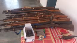 राजस्थान में यहां जंगल में मिला अवैध ह​थियारों का जखीरा, तीन जने गिरफ्तार