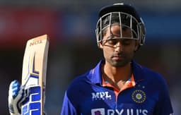भारतीय दिग्गज ने सूर्यकुमार यादव को टीम से बाहर करने की कही बात! इस खिलाडी को मौका देने के लिए कहा