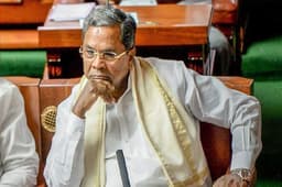 Video: कर्नाटक के पूर्व CM सिद्धारमैया ने खोया आपा, सबके सामने कांग्रेस कार्यकर्ता को मारा थप्पड़