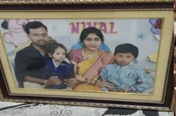 हैदराबाद में एक घर से मिले चार शव,  परेशान मां-बाप ने बच्चों सहित खाया जहर