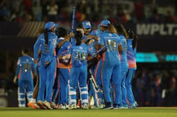 मुंबई इंडियंस ने दिल्ली को हरा WPL के पहले सीजन का खिताब जीता