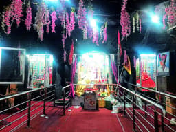 नवरात्र पर विशेष-गुफा वाले मंदिर में हो रहे माता वैष्णो देवी के दर्शन