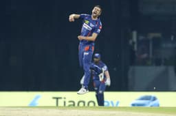 IPL 2023 : मार्क वुड की कहर बरपाती गेंदबाजी के सामने दिल्ली ढेर, लखनऊ ने 50 रन से जीता मैच
