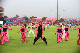 देखें फोटो: एसएमएस स्टेडियम में आईपीएल मैच से पहले कल्चरल प्रोग्राम