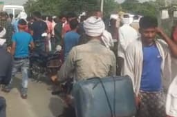 Fatehpur News: फतेहपुर में भीषण हादसा, टैंकर-ऑटो की टक्कर में पति-पत्नी समेत 9 लोगों की मौत,2 घायल