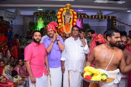 VIDEO : भक्तिमय माहौल में गोविन्दा-गोविन्दा... के जयकारे के साथ श्रीदेवी-भूदेवी को रिझाने की कलाओं ने मोहा
