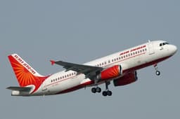 224 यात्रियों को ले जा रही एयर इंडिया की फ्लाइट बीच हवा में लड़खड़ाई, 7 यात्री जख्मी