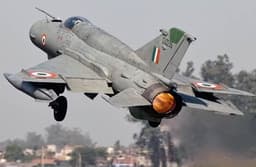 राजस्‍थान में हुए MIG-21 हादसे के बाद उड़ान पर लगाई रोक, वायुसेना का फैसला