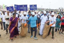 Besant Nagar Beach पर चला G20 Mega Beach Cleanup अभियान , मंत्री ने संभाली कमान, स्कूली छात्र और स्वयंसेवक भी हुए शामिल