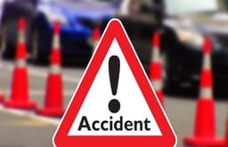 Road Accident : कार ने बाइक को मारी टक्कर , हादसे में टीचर की मौत