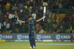 IPL 2023 : गुजरात ने तोड़ा RCB का सपना, 6 विकेट से हराकर प्लेऑफ की दौड़ से किया बाहर