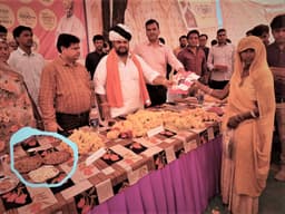राजस्थान  बीज निगम अध्यक्ष धीरज गुर्जर का ‘ काजू,बादाम’ के ‘नाश्ते’ वाला महंगाई राहत शिविर,तस्वीरें हो रही हैं अब तेजी से वायरल