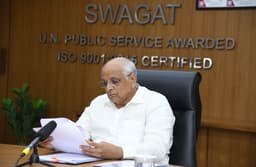 Gandhinagar news:  शिकायतों को निपटाने में करें डिजिटल तकनीक का उपयोग: मुख्यमंत्री