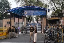 दिल्ली की तिहाड़ जेल में फिर खूनी खेल: अंडर ट्रायल कैदी को चाकू से गोदा, 45 दिन में 3 घटनाओं में 4 की मौत
