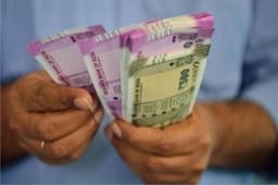 DA Hike: कर्नाटक सरकार ने कर्मचारियों और पेंशनर्स का बढ़ाया महंगाई भत्ता, 4 फीसदी की बढ़ोतरी की, जानें डिटेल्स
