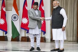 नेपाल के पीएम से मुलाकात पर PM मोदी बोले- हमारी पार्टनरशिप ‘सुपर हिट’, हिमालय जितनी ऊंचाई तक ले जाएंगे संबंधों को