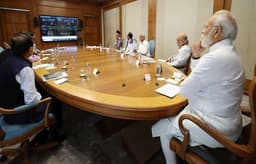 प्रधानमंत्री नरेन्द्र मोदी ने रेल हादसे के बाद दिनभर क्या किया, फोटो देखें