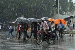 UP Weather: 27 जिलों में ओले-बारिश का अलर्ट, आंधी की चेतावनी, कई जिलों में बढ़ेगा पारा, IMD ने दी सलाह