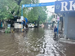 Video.... अहमदाबाद में सबसे ज्यादा मणिनगर में हुई बारिश, निचले इलाकों में जल जमाव