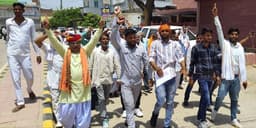ग्रामीणों ने निकाली रैली, एसडीएम से की क्यारदा बांध का अस्तित्व बचाने की मांग