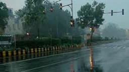 Up weather: आजमगढ़ क्षेत्र में  बारिश से मौसम हुआ सुहाना, किसानों के चेहरे पर आई खुशी