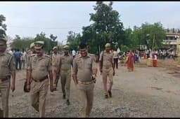Mirzapur video: जय गुरुदेव सत्संग को जिला प्रशासन ने रुकवाया, विवादित ज़मीन पर हो रहा था आयोजन, एएसपी और एसडीएम ने किया खुलासा..