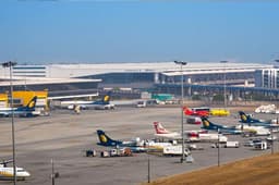 Gold Smuggling In India : दिल्ली एयरपोर्ट पर 2.06 करोड़ की ज्वैलरी जब्त, तीन लोग गिरफ्तार