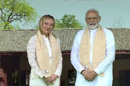 G20 Summit 2023: महात्मा गांधी को श्रद्धांजलि देने राजघाट पहुंचे राष्ट्राध्यक्ष, PM मोदी ने शॉल पहनाकर किया स्वागत