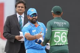 IND vs PAK: भारत ने टॉस जीतकर बल्लेबाजी चुनी, केएल राहुल की वापसी, श्रेयस अय्यर चोट के चलते बाहर