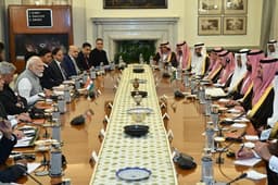 सऊदी क्राउन प्रिंस संग PM मोदी ने की द्विपक्षीय बैठक, बोले - मानव विकास पर एक साथ काम करने की बनी सहमति