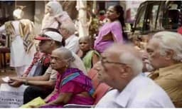 Senior Citizen: दिल्ली के 780 वरिष्ठ नागरिक रवाना हुए रामेश्वरम-मदुरै की तीर्थयात्रा पर