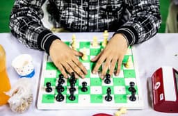 दृष्टिबाधित विद्यार्थियों के लिए प्रथम राज्य स्तरीय शतरंज प्रतियोगिता चित्तौड़गढ़ में आयोजित, विशेष बोर्ड पर खेलेंगे बच्चे