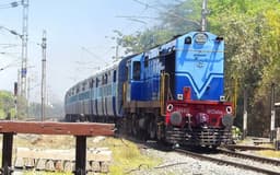 रेलवे का नया सर्कुलर : रेल हादसे के शिकार यात्रियों को देगा 10 गुना ज्यादा मुआवजा, जानिए अब मिलेंगे कितने लाख रुपए