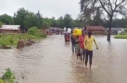 सांवरा बस्ती में जलभराव, 35 से अधिक परिवारों को सुरक्षित जगह में किया शिफ्ट