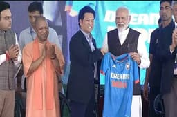 प्रधानमंत्री मोदी ने काशी में रखी क्रिकेट स्टेडियम की आधारशिला, कहा - 'जो खेलेगा, वही खिलेगा'