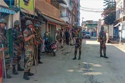 Manipur Violence: मणिपुर में फिर भड़की हिंसा, पांच दिनों के लिए इंटरनेट बैन, स्कूल भी बंद