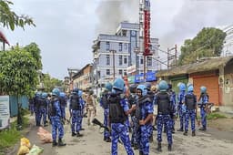 मणिपुर में छात्रों और सुरक्षाबलों के बीच हुई झड़प, 30 स्टूडेंट्स घायल, इस कारण कर रहे थे विरोध प्रदर्शन