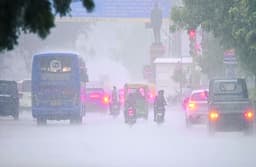 Monsoon Rain Alert: बस 2 घंटों में 6 जिलों में होने वाली है झमाझम बारिश, IMD का ऑरेंज अलर्ट