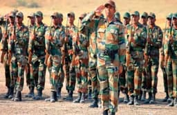 Sarkari Naukari : भारतीय सेना में अधिकारी बनने का मौका, टेक्किनल ग्रेजुएट कोर्स के लिए आवेदन प्रक्रिया शुरू