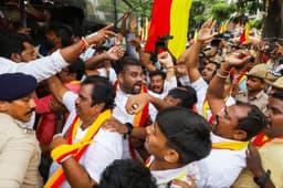 Karnataka Bandh: कावेरी जल विवाद को लेकर आज कर्नाटक बंद, 50 से ज्यादा प्रदर्शनकारियों को हिरासत में लिया गया