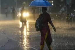 एक बार फिर मौसम ने ली करवट, UP, बिहार समेत कई राज्यों में बारिश के आसार, जानें IMD अपडेट