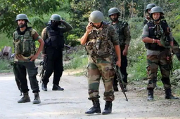 बुरहान वानी के साथ के कमांडर समेत 2 आतंकी ढेर, इधर सेना ने किया पाकिस्तान की बंदूकों का मुंह बंद