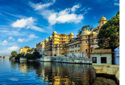 Udaipur Tourism: उदयपुर में टूटा रिकार्ड, अक्टूबर महीने में झीलों की नगरी में पहुंचे 2 लाख  टूरिस्ट