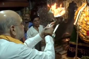 Video: मथुरा पहुंचे गृहमंत्री अमित शाह, काल भैरव मंदिर में की पूजा- अर्चना