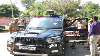 Video: सहारनपुर पुलिस को मिली आधुनिक पीआरवी, दो किलोमीटर दूर तक फोटो ले लेगा
इसका कैमरा